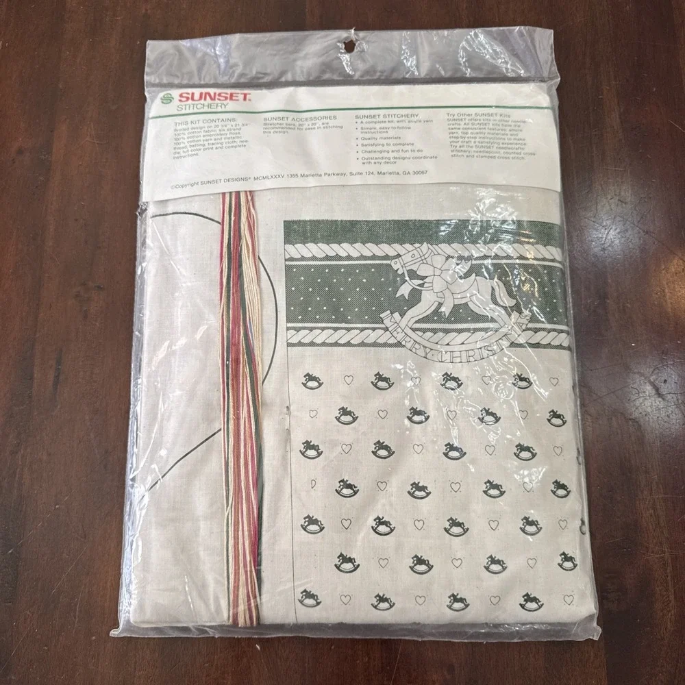 Sunset Embroidery Kit Christmas Stocking Vtg‎ 80s Stitchery Green Cream Quilted